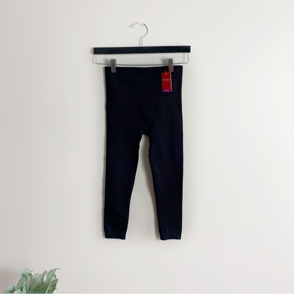 [SPANX] New With Tags Women's Black Cropped Shapewear Leggings